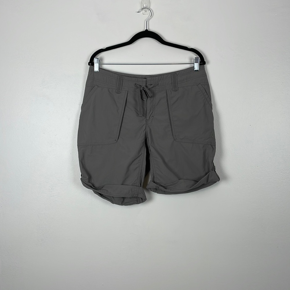 The North Face women's gray 4 pocket drawstring waist roll hem shorts Size 12